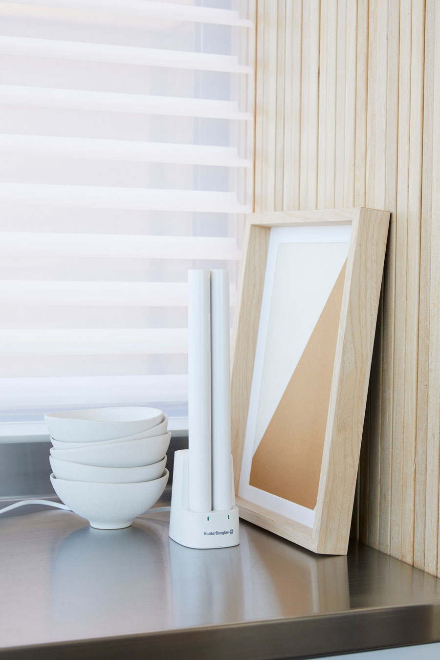charging station for Hunter Douglas rechargeable motorized shade battery wands